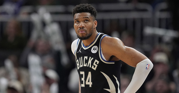 开云入口-幸无大碍!字母哥谈扣篮受伤:本想重返赛场 但球队说不值得冒险|吉安尼斯·安特托孔波|扬尼斯-阿德托昆博|印第安纳步行者队|密尔沃基雄鹿队|篮板_新浪体育_新浪新闻