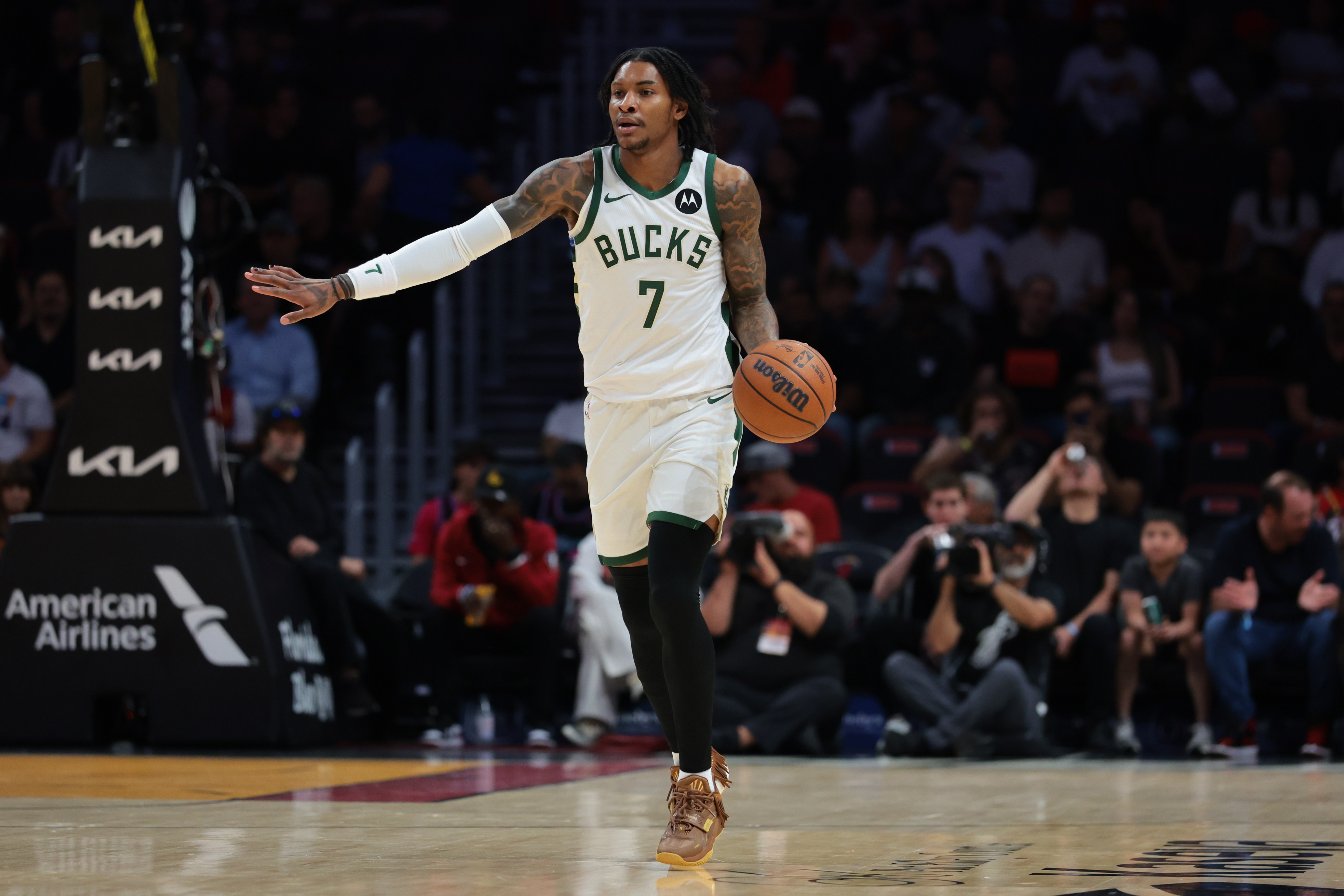 开云娱乐-雄鹿官方：小凯文·波特接受了右膝关节镜手术 本赛季报销！