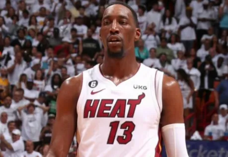 开云官网-首节战罢热火33-24领先老鹰，阿德巴约13分、里萨谢5分